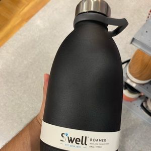 Swell roamer 64oz